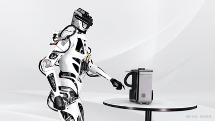 萬億藍海新戰(zhàn)局 純米入局人形機器人，智能家庭生態(tài)拼圖漸趨完整